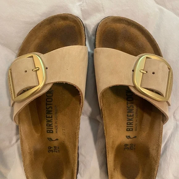 Birkenstock Tan Sandals with Gold Buckle - Picture 2 of 3